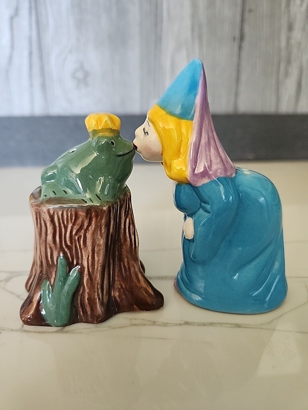 B8 Clay Art Princess And The Frog Salt And Pepper Shakers