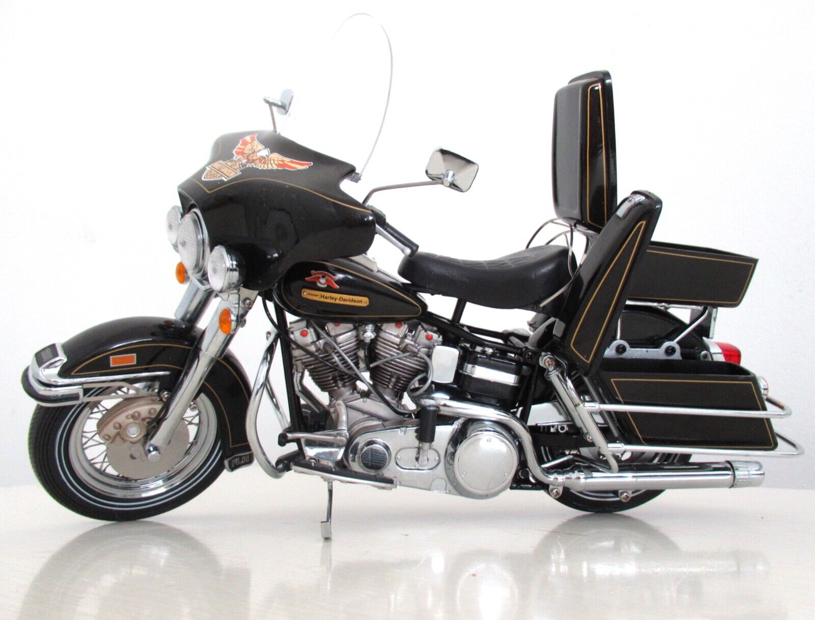 Franklin Mint Harley Davidson 1976 Electra Glide Motorcycle 1:10 Model Display