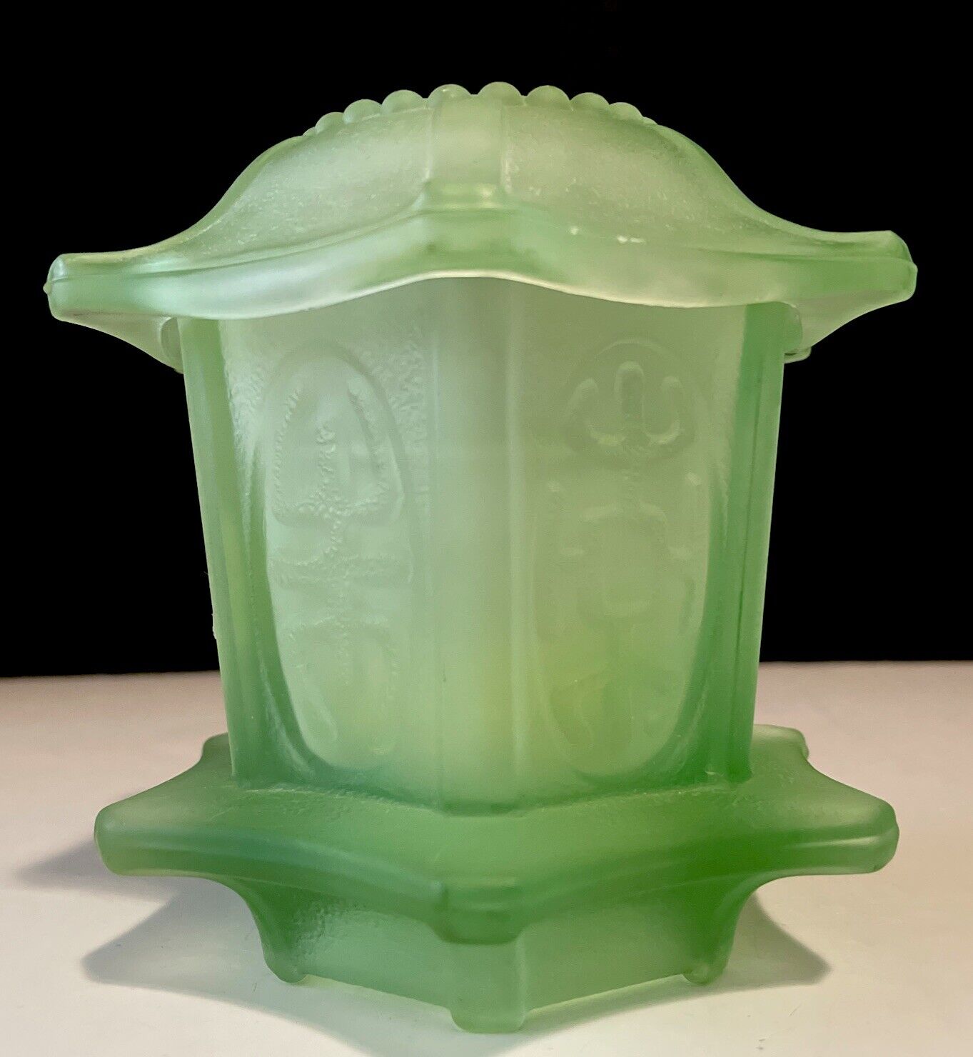 Vintage L. E. Smith Pagoda Fairy Lamp In Green Frosted Glass W/Mini Glass Candle