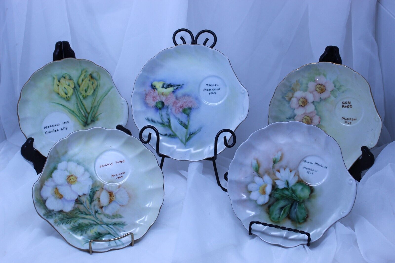 decorative collector plates floral Morrow paintings lot of 5 very good condition