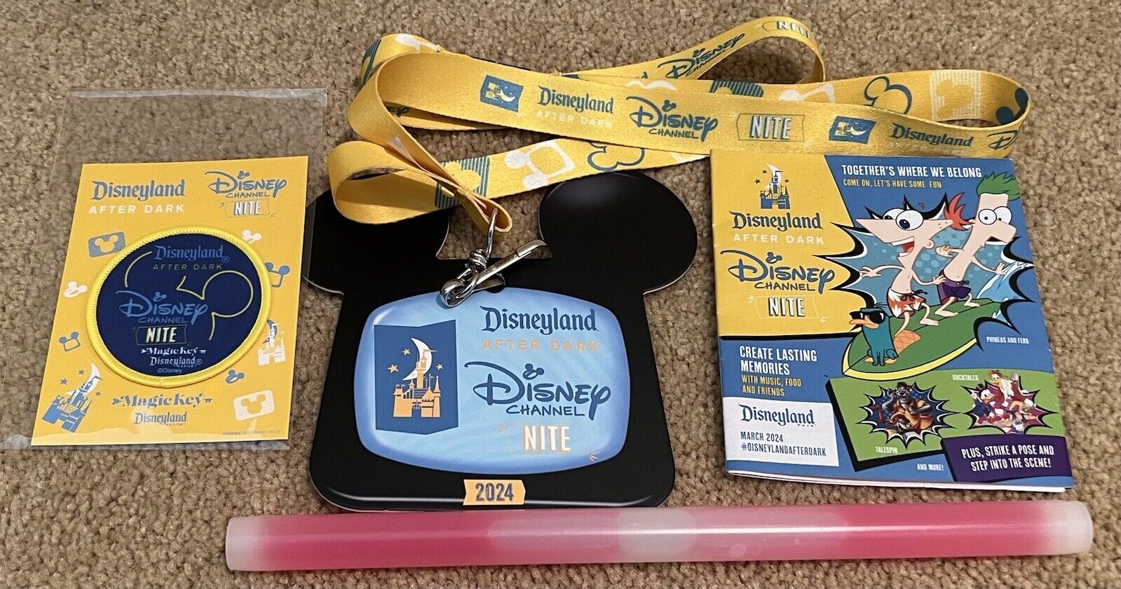 DL Disney Channel Nite Event Map, Glow Stick, Magic Key Patch and Lanyard 2024