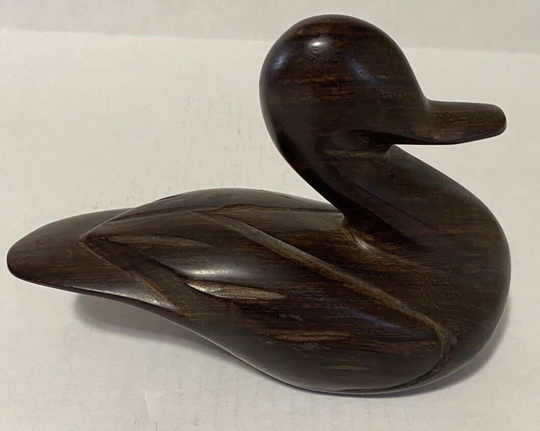 VTG Hand carved DUCK solid wood Statue Figurine beautiful Good condition