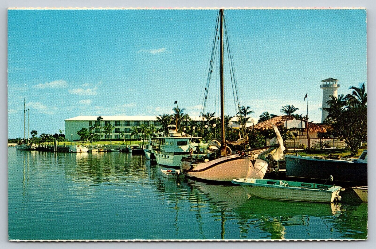 Postcard Bahamas Lukaya Freeport Lukayan Beach Hotel c1969 3A