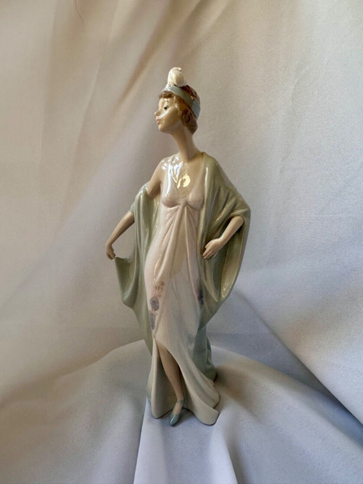 lladro figurine collectible 5787 sophisticate woman - rare and retired