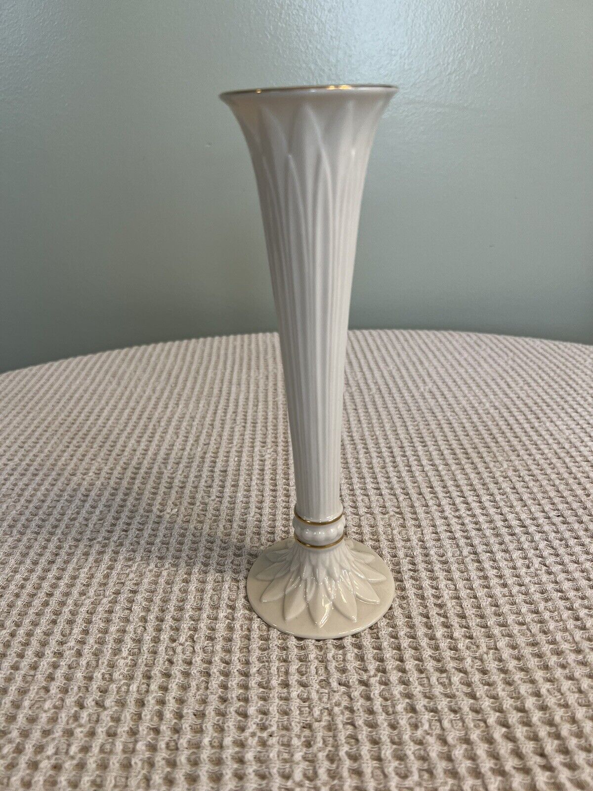 Vtg Lenox 9 inch flower vase with gold trim Tivoli collection 