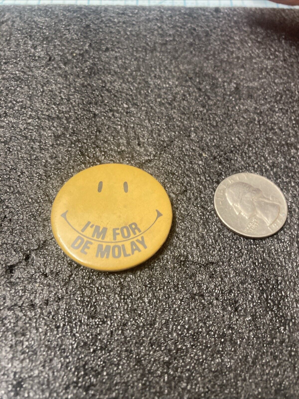 USED Vintage I\'m For De Molay Happy Face Pinback Pin 1.5\