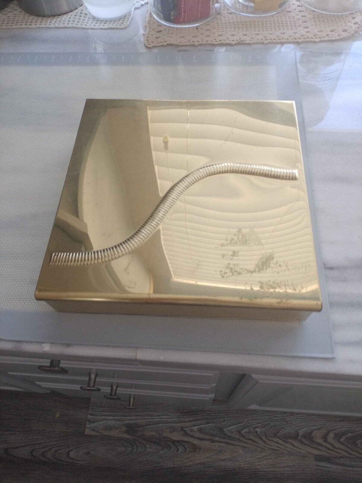 Avon vintage 100 year anniversary golden box(Bronze)*Sd