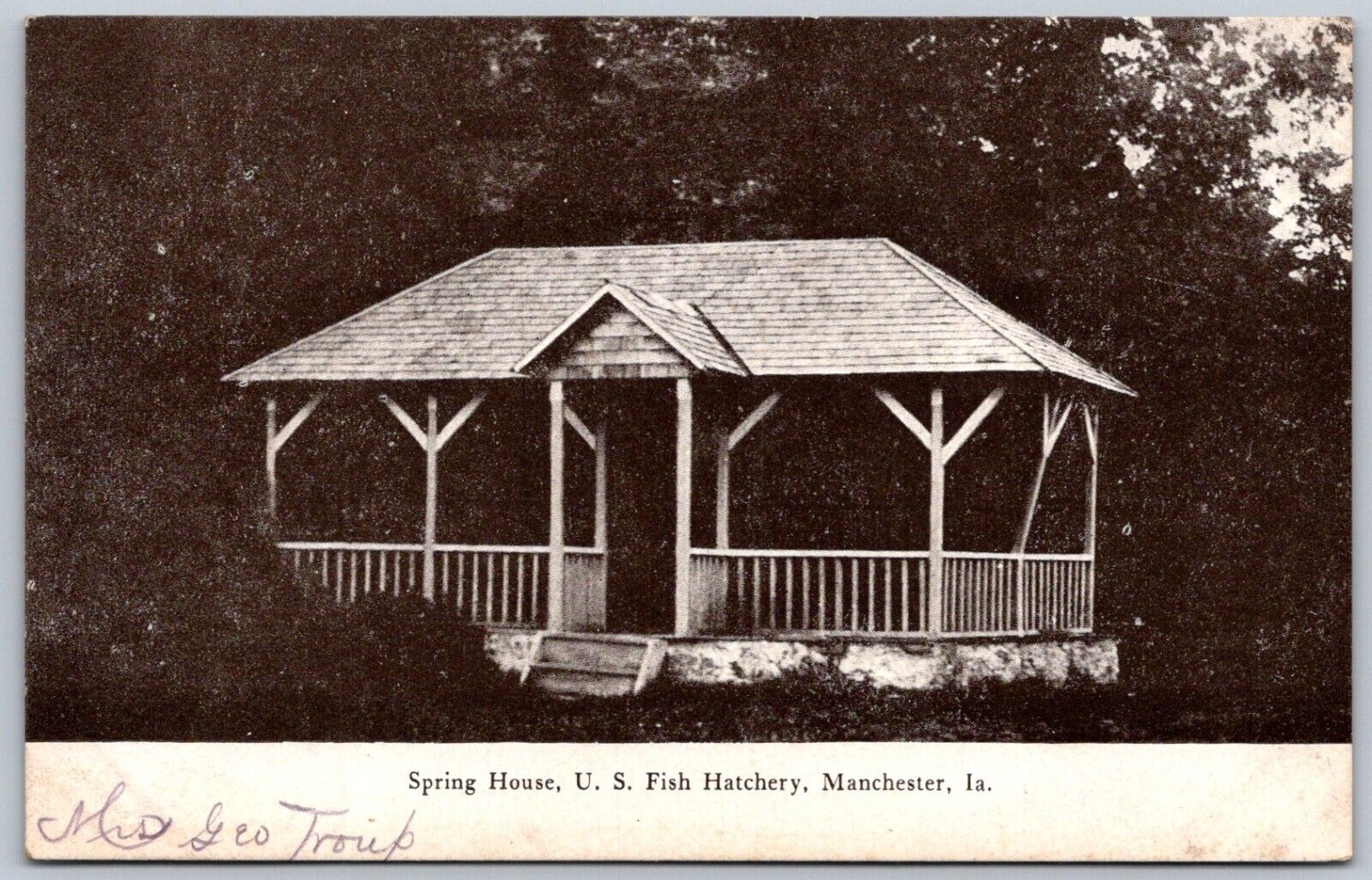 Postcard IA Manchester Iowa Spring House US Fish Hatchery IA04