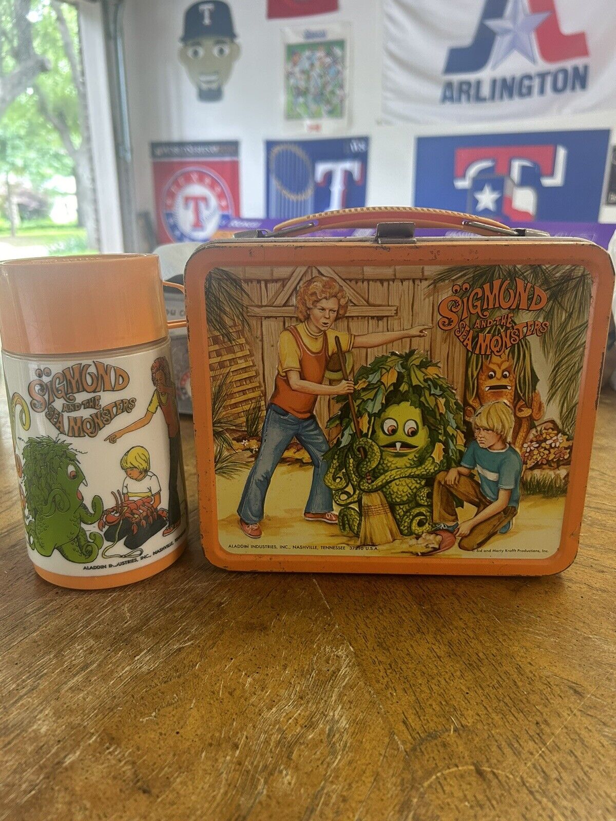 RARE VINTAGE SIGMUND AND THE SEA MONSTERS LUNCHBOX AND THERMOS