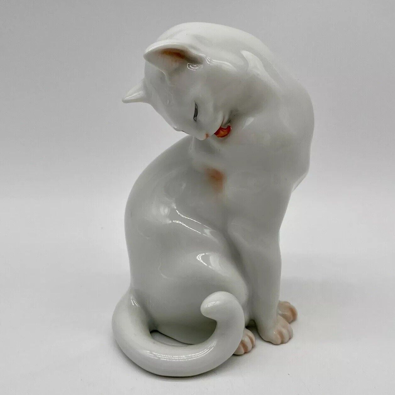 Vintage Austria Augarten Wien Blanc de Chine Porcelain Cat Figurine 1674S Rare