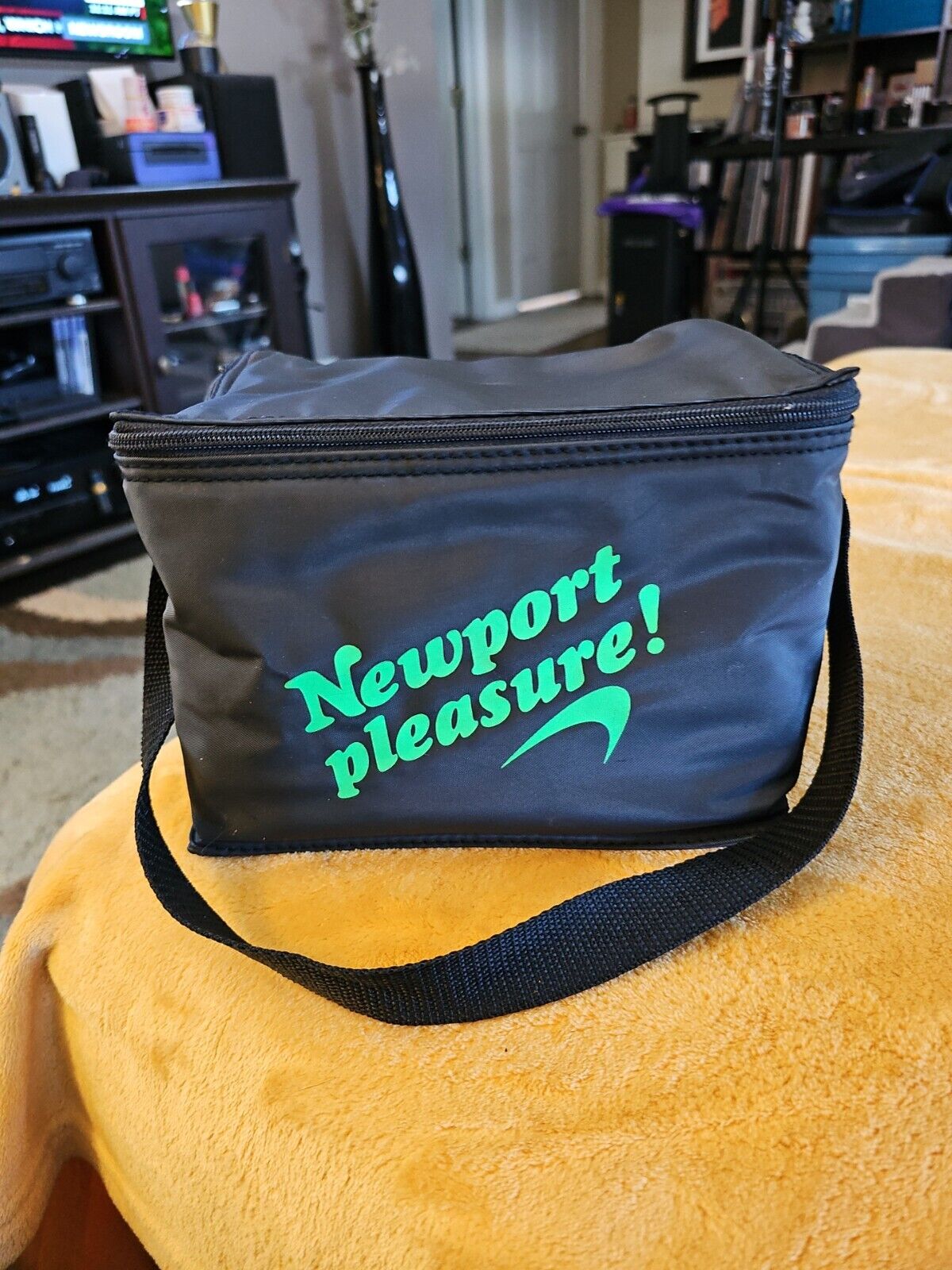 Newport Pleasure Lunch Bag Cooler Promo Black Green Logo Zipper Closure Vintage