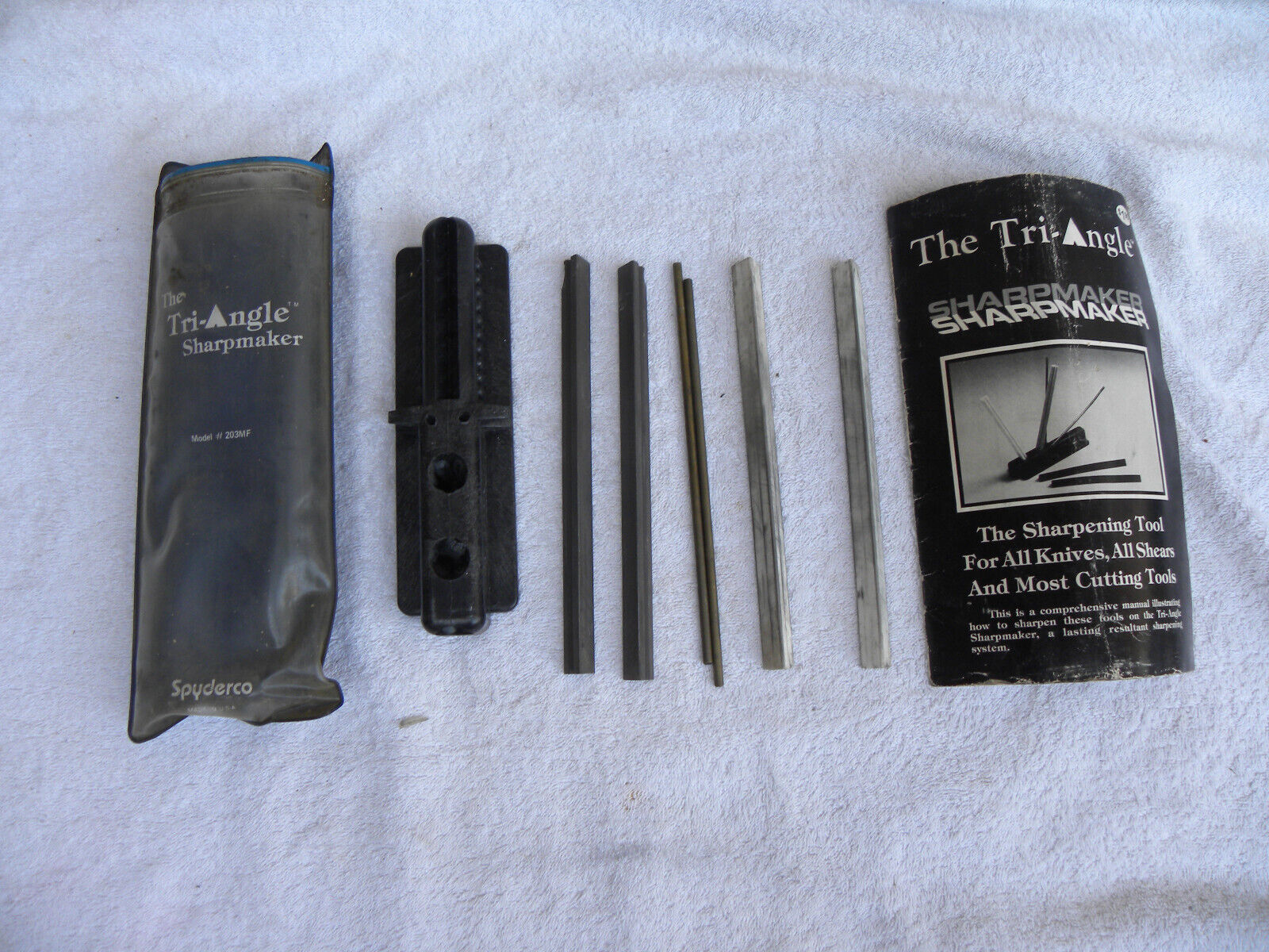 SPYDERCO THE TRI-ANGLE SHARPMAKER  Knife Sharpener 203MF Set Made in USA