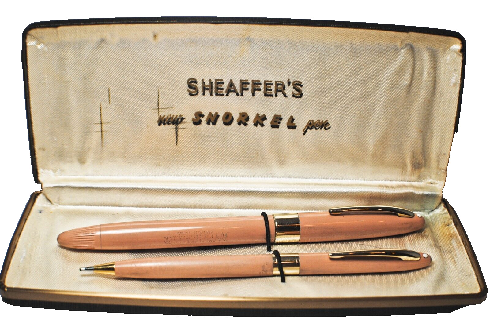 Restored 1950's LT Stateman Sheaffer's Buckskin Tan Snorkel set in sales case