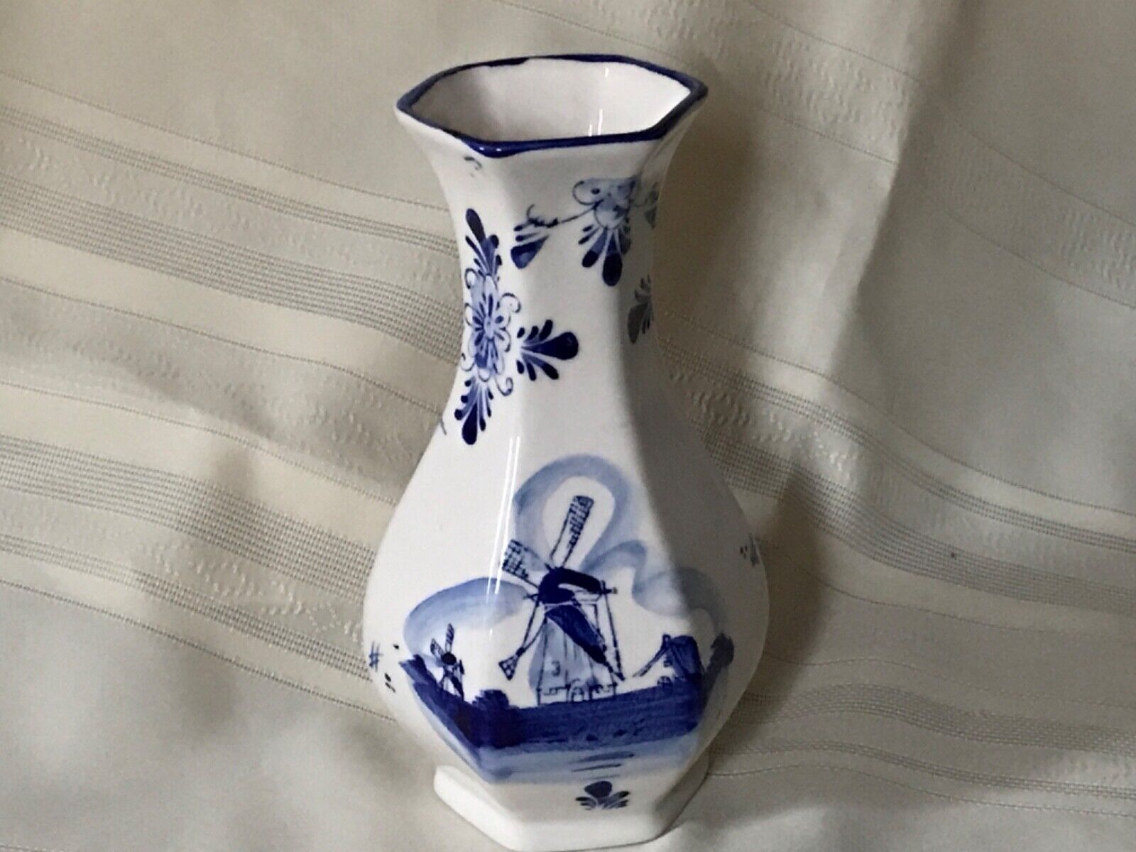 Hand painted Delft Vase 6 1/2\