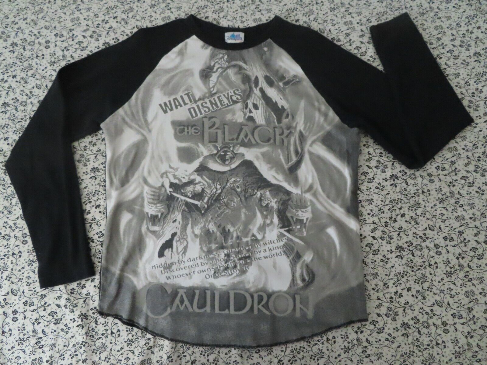 Vintage Walt Disney the black cauldron Baseball Style T-Shirt L