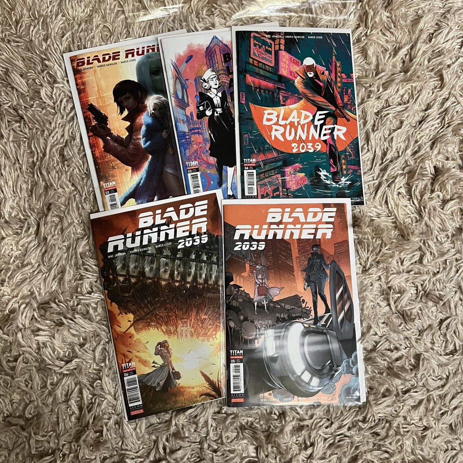 Titan Comics Blade Runner Comic Book Lot of 44 **Unread & Mint**