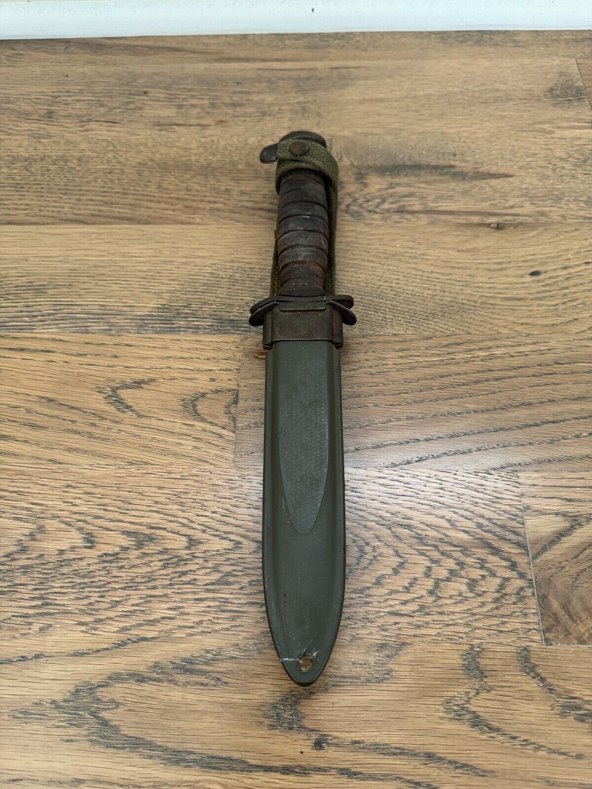 US M3 WWII Knife with M8 Scabbard Military Collectible
