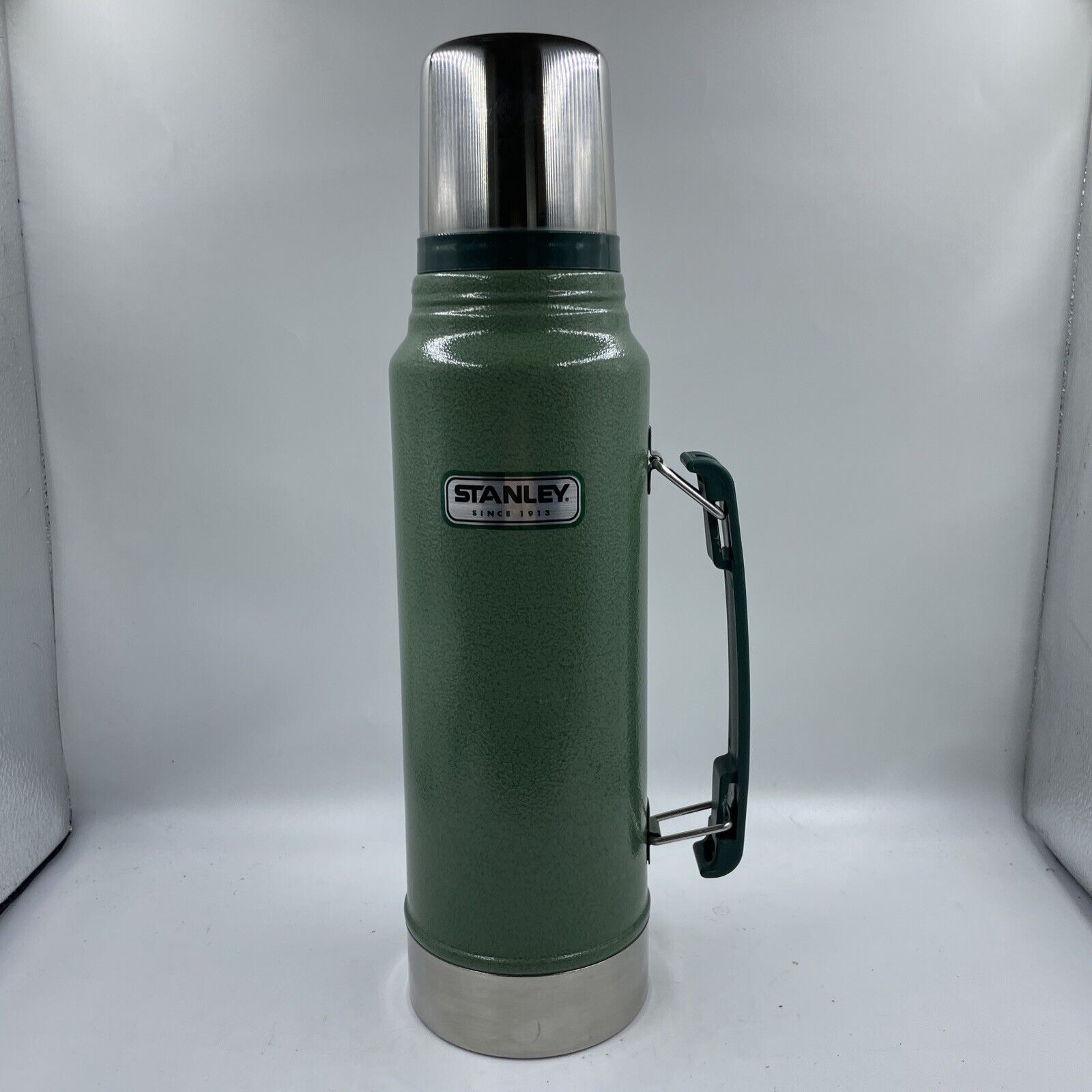  Stanley Classic 1 Liter 1.1 Quart Tall Green Vacuum Thermos Cup Handle 