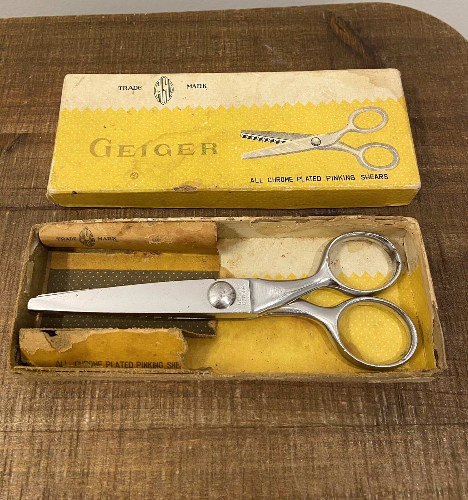 Vintage Geiger Zig-Zag/Pinking Shears Scissors-Japan