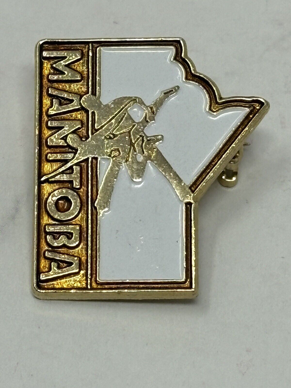 Vintage Manitoba Canada Souvenir Lapel Pin Made In Taiwan