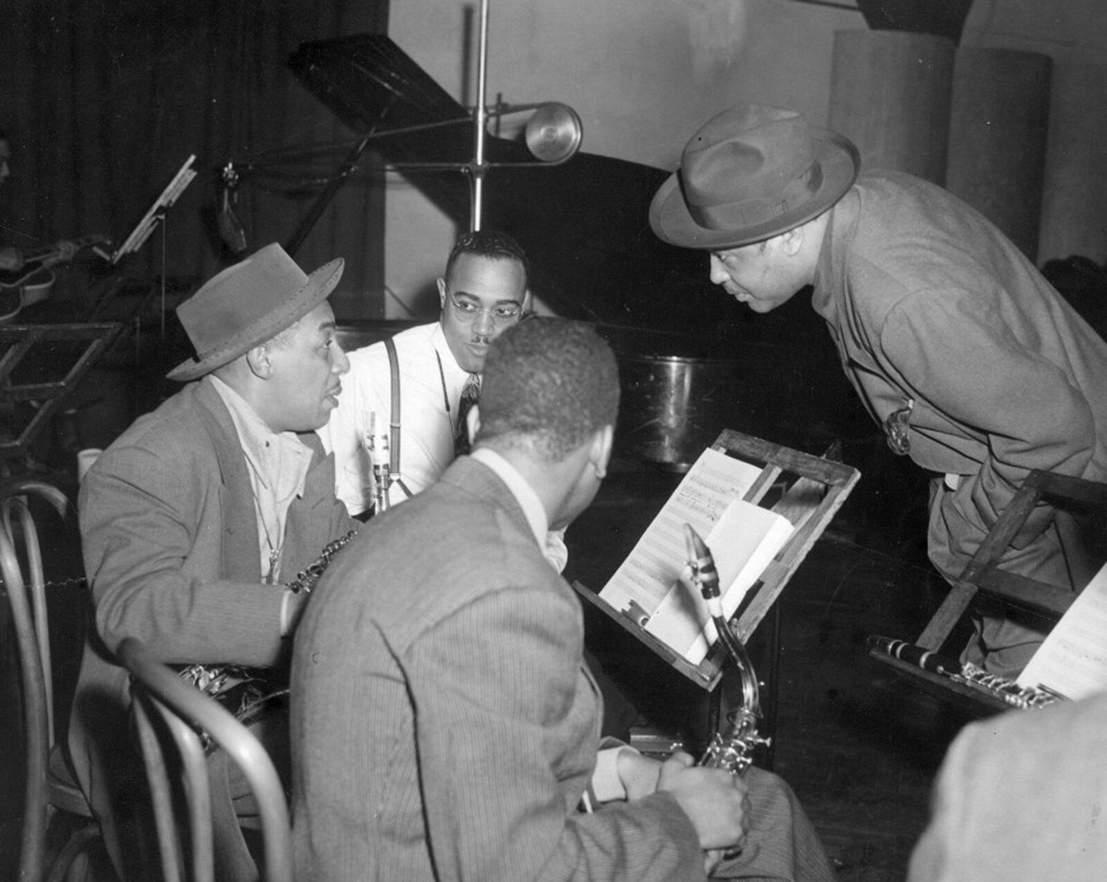1945 DUKE ELLINGTON Band Candid Photo   (214-V )