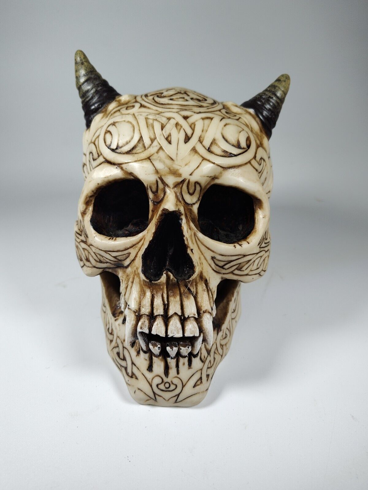 Figurine Celtic Horned Devil Demon Evil Head Skull Skeleton Statue Cream Tattoo