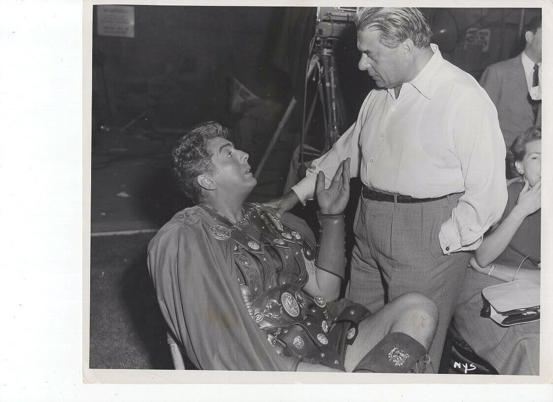 Victor Mature talks to Producer Gabriel Pascal VINTAGE Photo