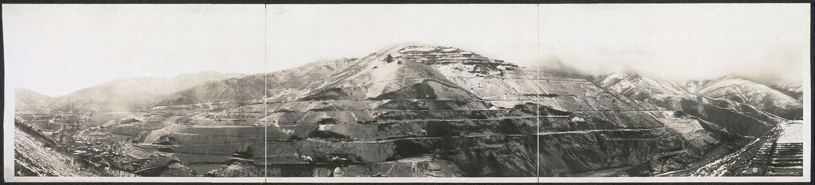 Photo:1909 Panoramic: Utah copper mining