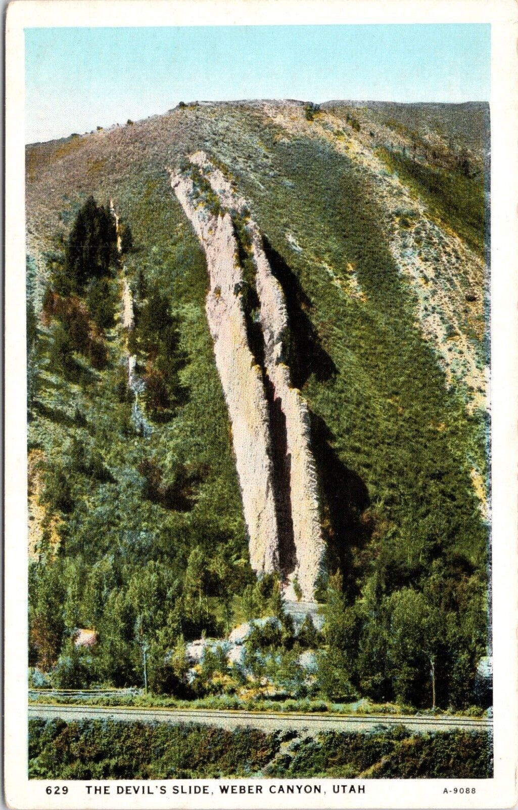 C.1920s The Devil\'s Slide Weber Canyon RR Tack Scenic Unused Utah Postcard A56