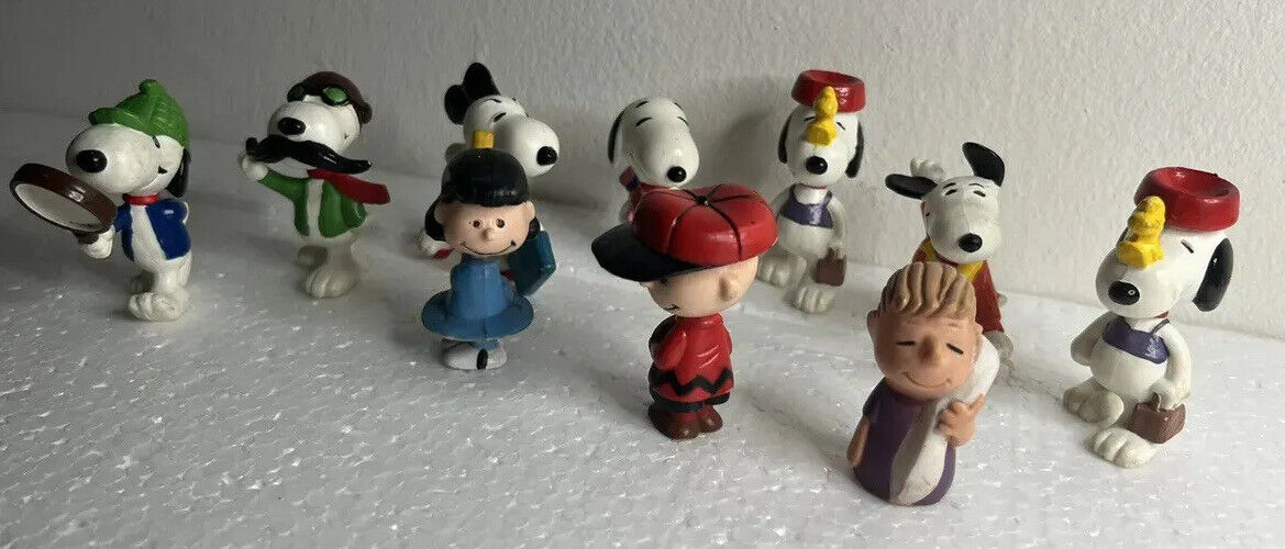Vintage PEANUTS Charlie Brown SNOOPY Lot of 10 PVC Figures - United Feature 1966