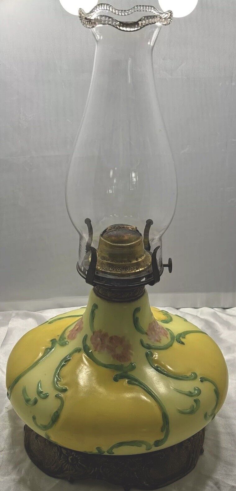 Victorian Hand Painted Floral Parlor Table Oil Lamp Globe Macbeth Nu Type Burner
