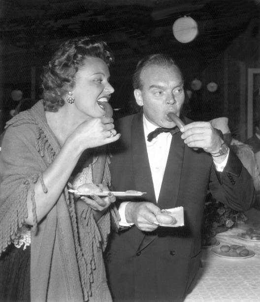 The theatre film actress Maria Holst colleague Hans Richter enjoy - 1953 Photo