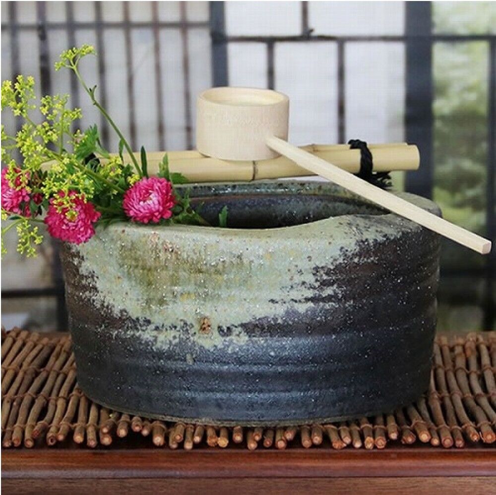 Tsukubai Japanese Japanese garden washbasin tea ceremony Shigaraki yaki pottery