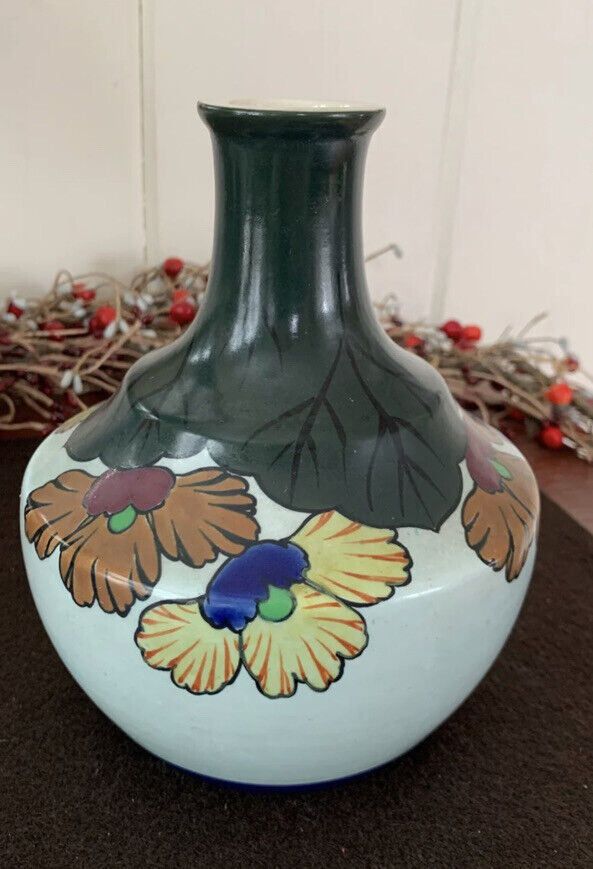 Vintage Kinkozan Pottery Porcelain Narrow Neck Vase Stylized Floral Arrangements
