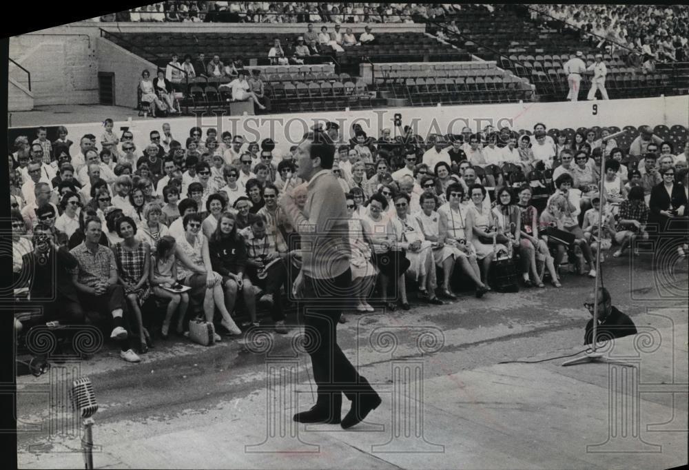 1965 Press Photo Singer Andy Williams at the state fair - mjp02923