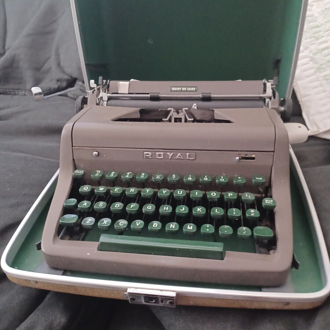 Antique 1954 Royal Quiet De Luxe Vintage Typewriter Gray And Green Keys And Case