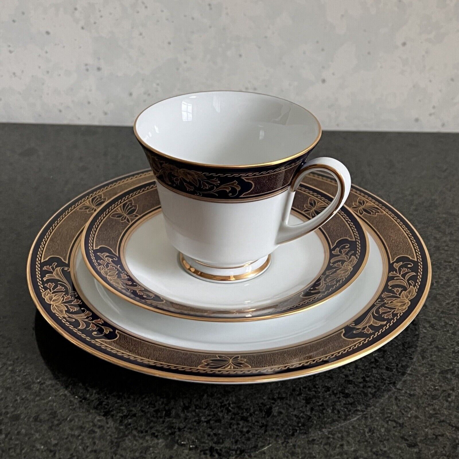 Noritake Grenoble Cup & Saucer and Dessert Plate Set Lot of 5