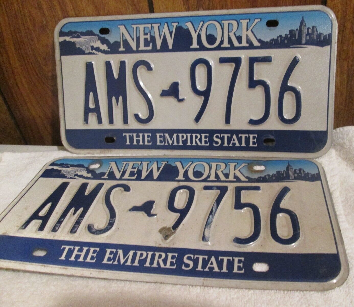 VINTAGE SET PAIR OF NEW YORK STATE LICENSE PLATES 2 NYC AND NIAGRA FALLS AMS 975