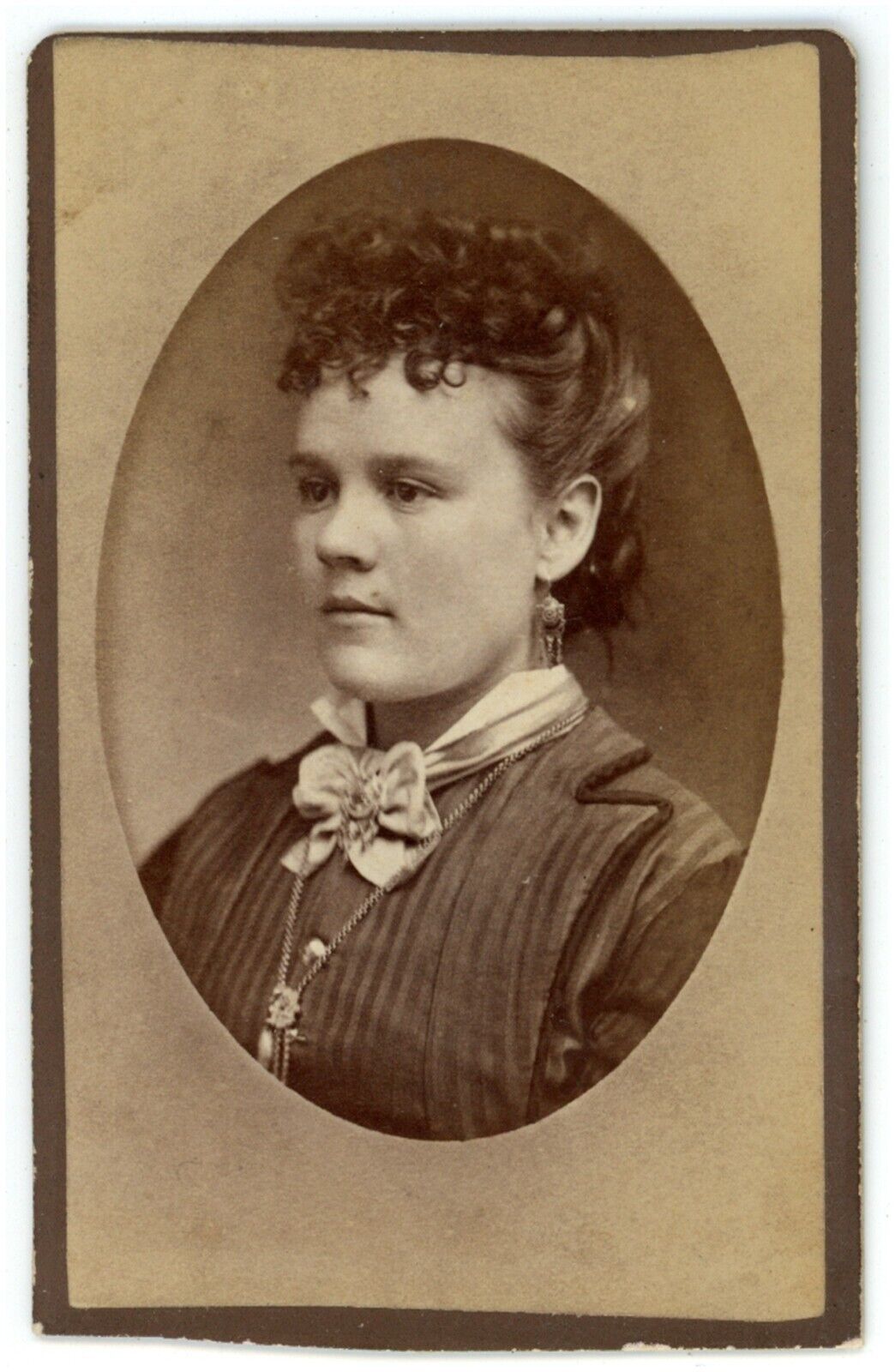 CIRCA 1870'S CDV Featuring Beautiful Woman Wearing Elegant Victorian Dress