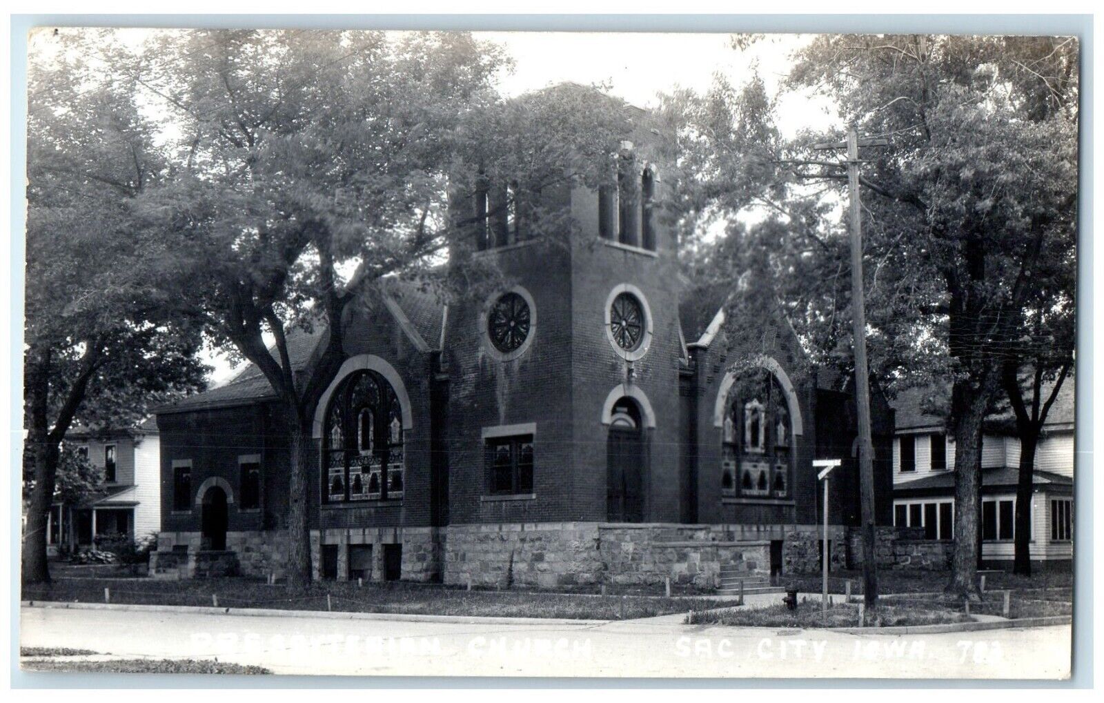 c1940\'s Presbyterian Church Scene Street Sac City Iowa IA RPPC Photo Postcard