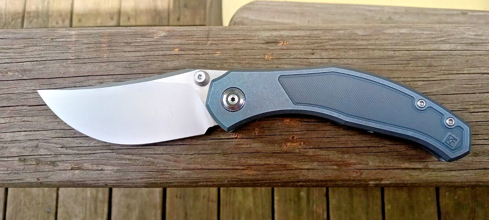 Custom Knife Factory Blava