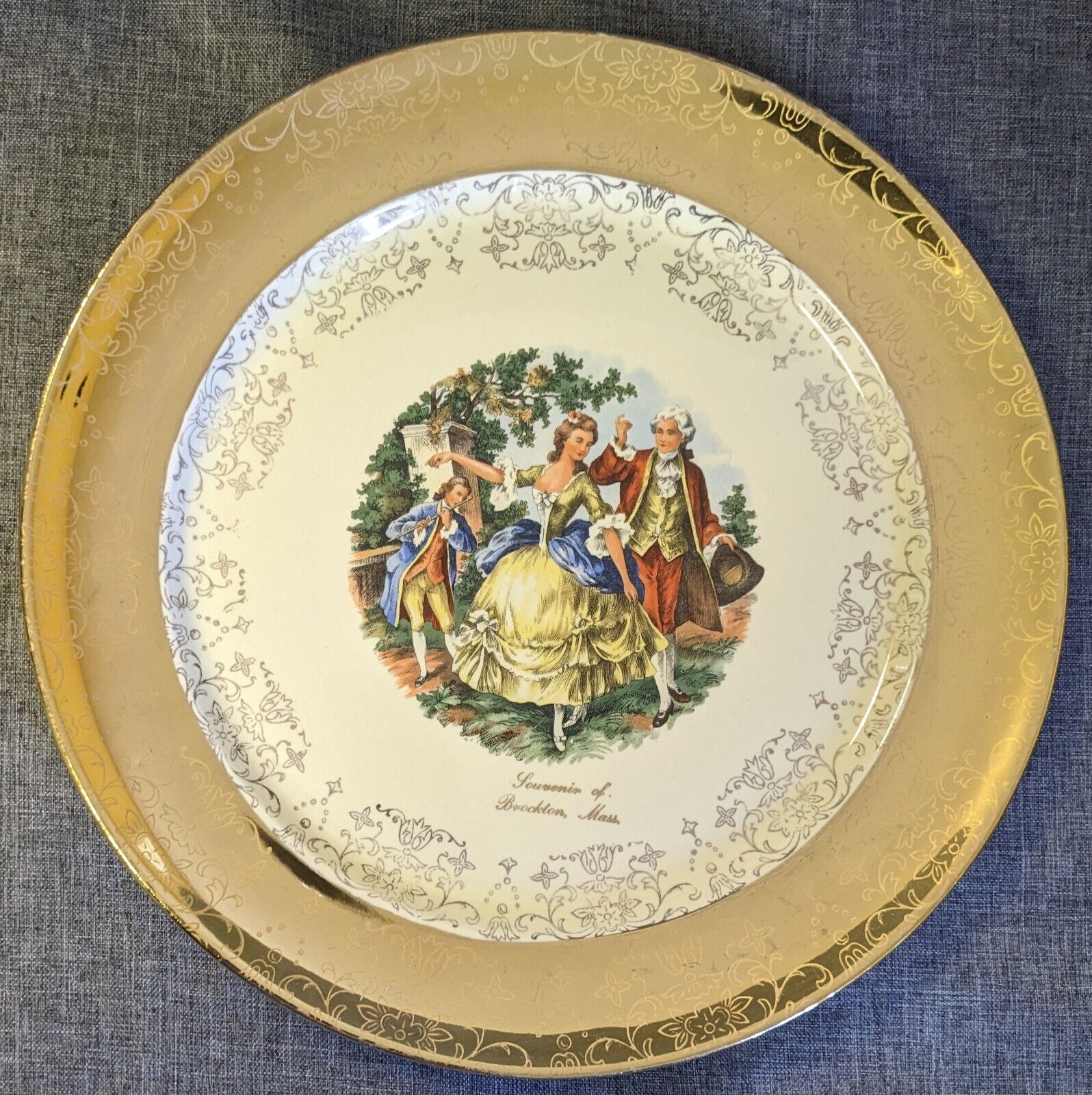 Vintage MASSACHUSETTS Souvenir Plate Porcelain Gold Rim Brockton MA 10\