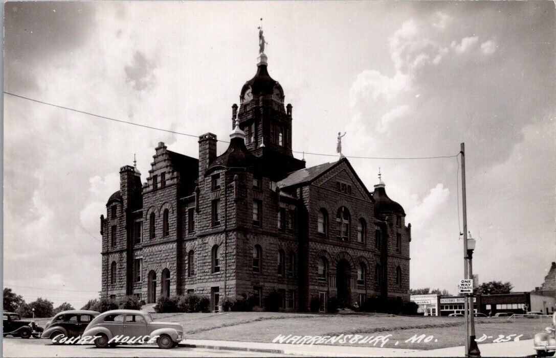 Court House, WARRENSBURG, Missouri Real Photo Postcard