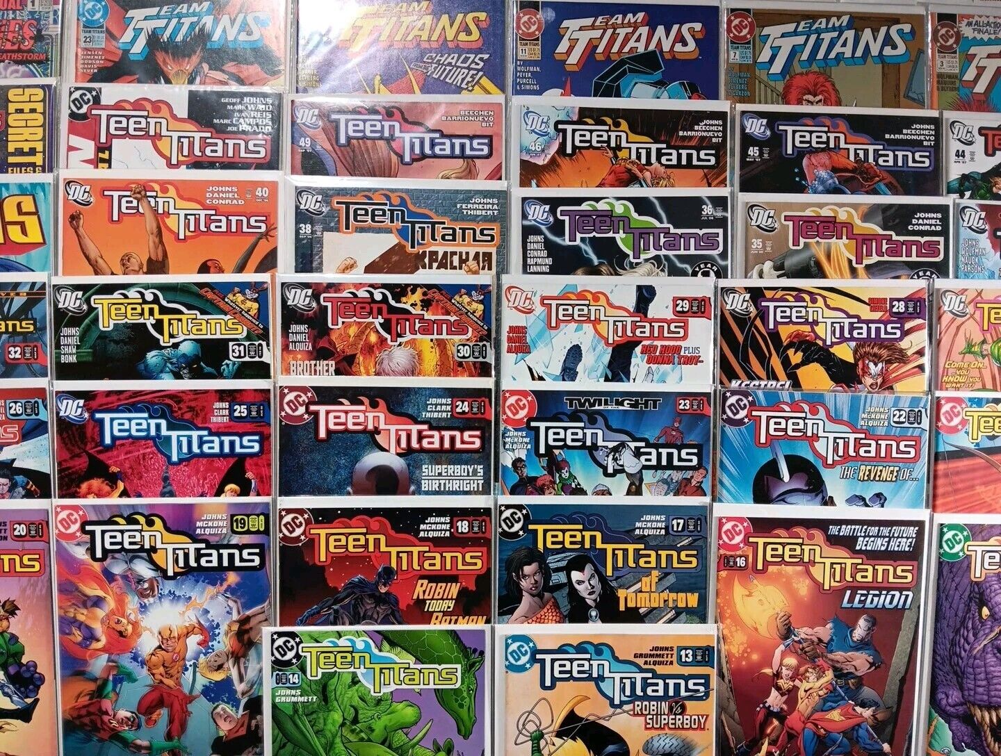 DC Comic Book Lot Teen Titans