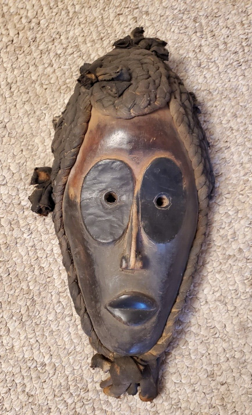 AFRICAN RARE OLD HAND CARVED WOOD CEREMONIAL TRIBAL MASK
