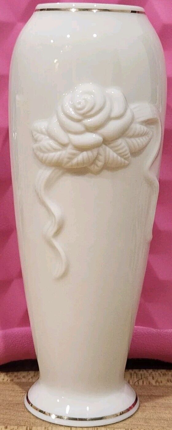 LENOX Rose Blossom Bud Vase Ivory Color Porcelain w/ 24K Gold Trim