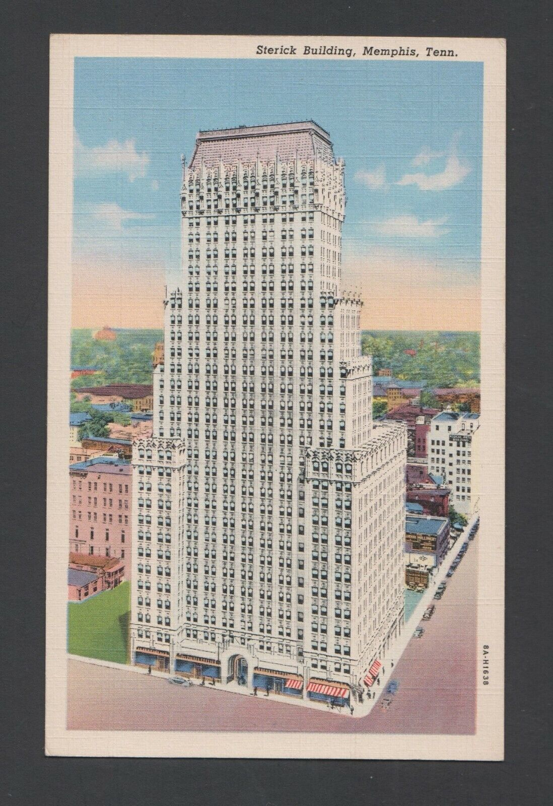 white border linen postcard - Sterick Building, Memphis, Tennessee - unposted
