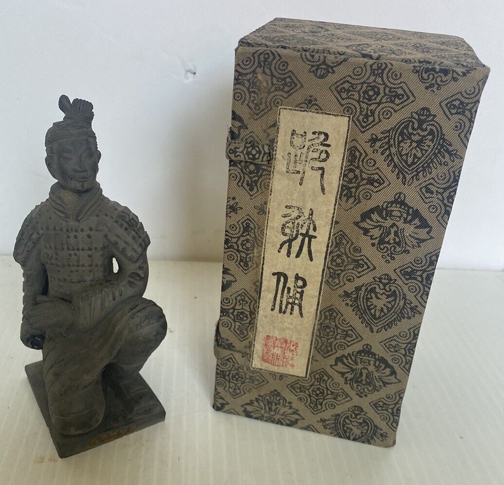 VTG Chinese Terracotta  Clay  Kneeling Soldier  Warrior With Original Box