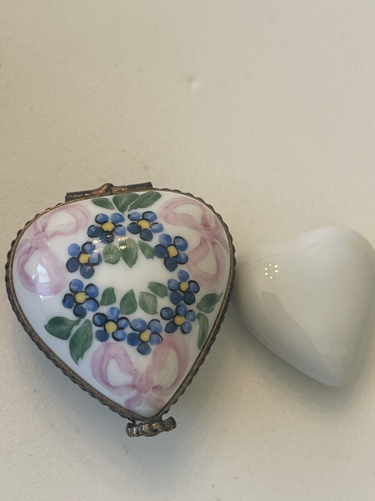 New Heart With Heart Genuine Limoges Box