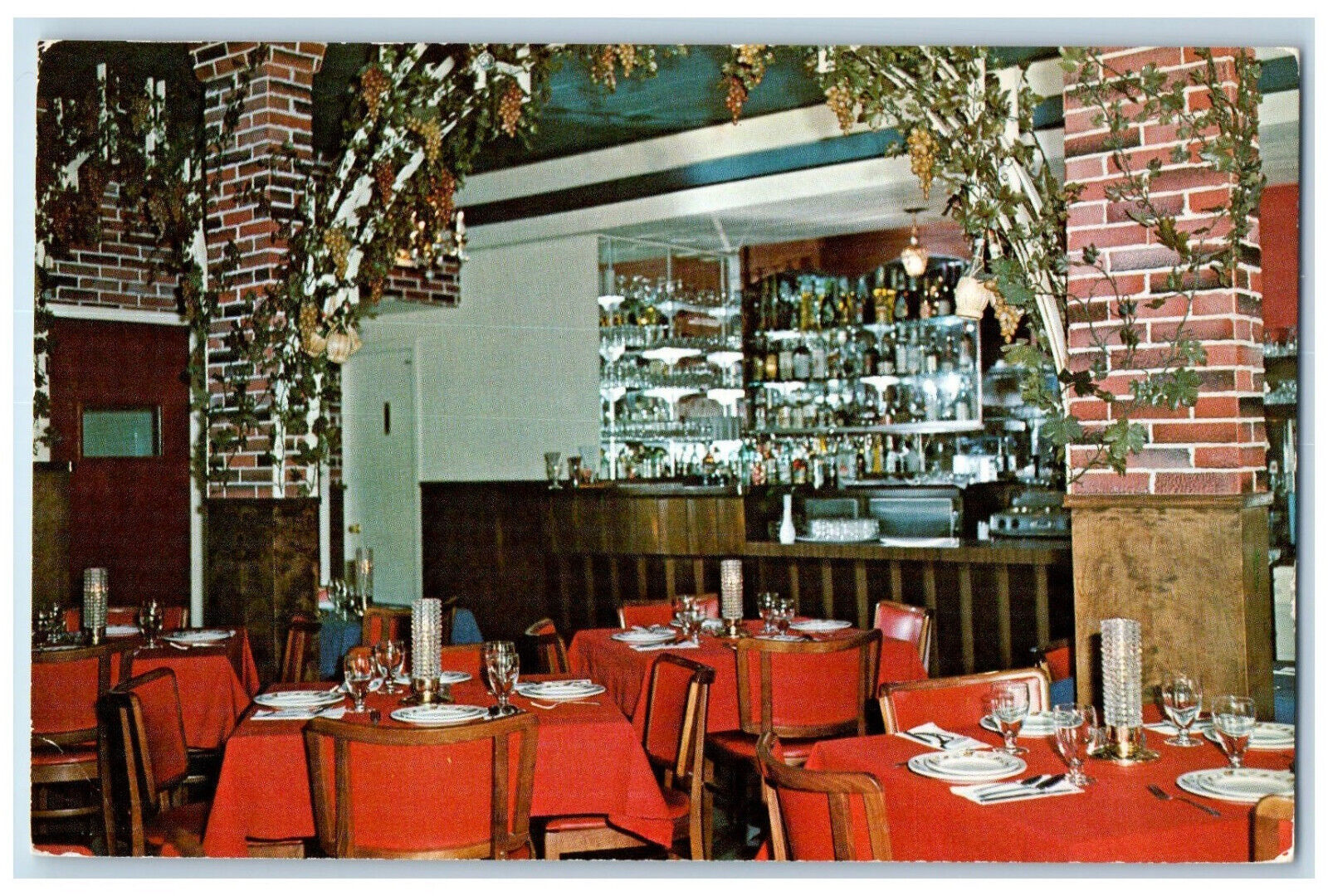 c1960\'s Sorrento Pizzeria and Tavern Northside of Gore Vintage Unposted Postcard